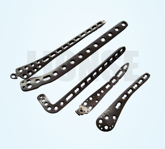 Miksi titaaniseoskomponentteja suositaan lääketieteellisissä implanteissa?