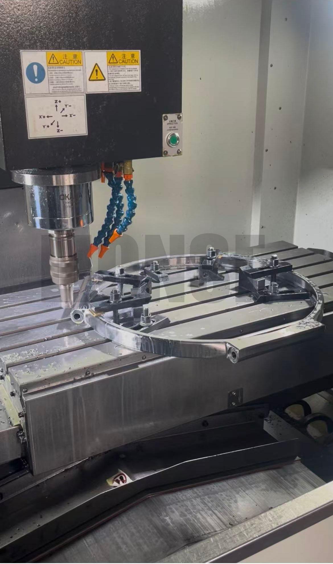 Suurireikäinen ruostumattomasta teräksestä valmistettu moniurainen lukitusrengas, mukautetut korvakkeet